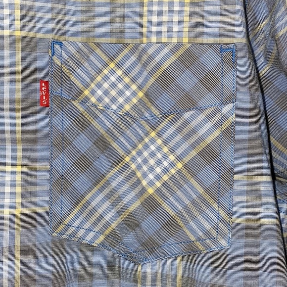 Levi’s Button up shirt - Picture 6 of 6